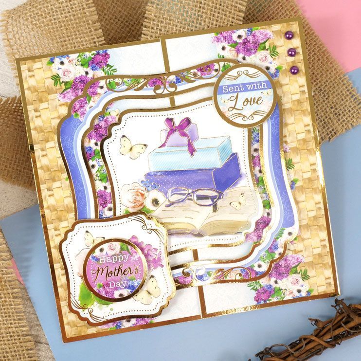 A Bouquet for Mum Luxury Topper Set