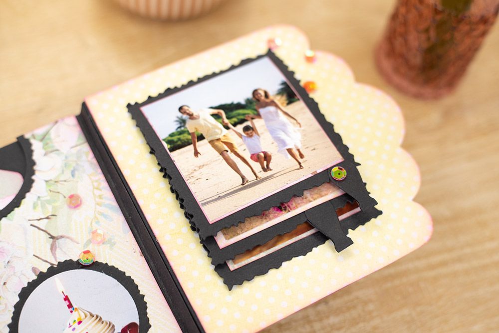 Gemini Die - Elements - Mini Memories - Flip Book