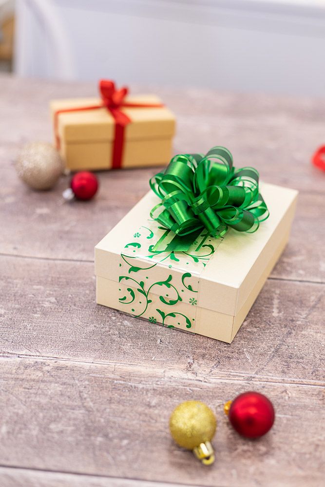 Crafters Companion Luxury Foiled Acetate Pad - Red & Green