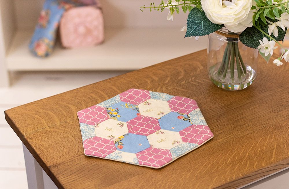 Sara Signature Sew Homemade Multi Media Die - Patchwork Hexagons