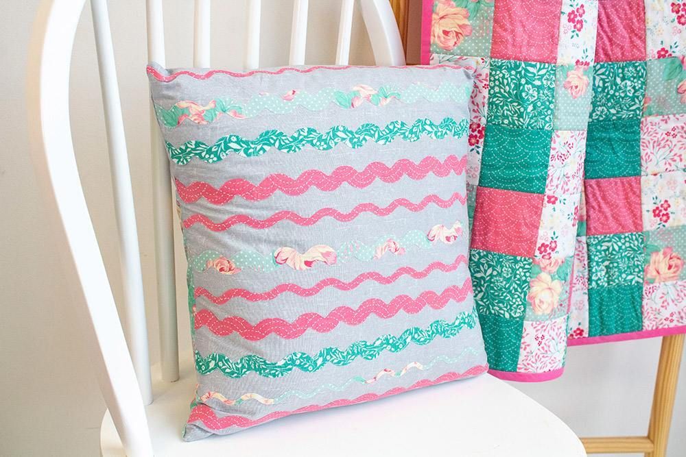 Sara Signature Sew Lovely Multi Media Die - Ric Rac Ribbons
