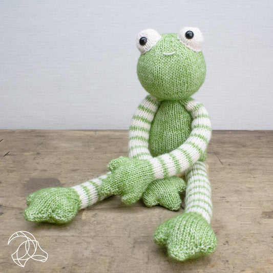 Hardicraft USA - DIY Knitting Kit - Tinus Frog