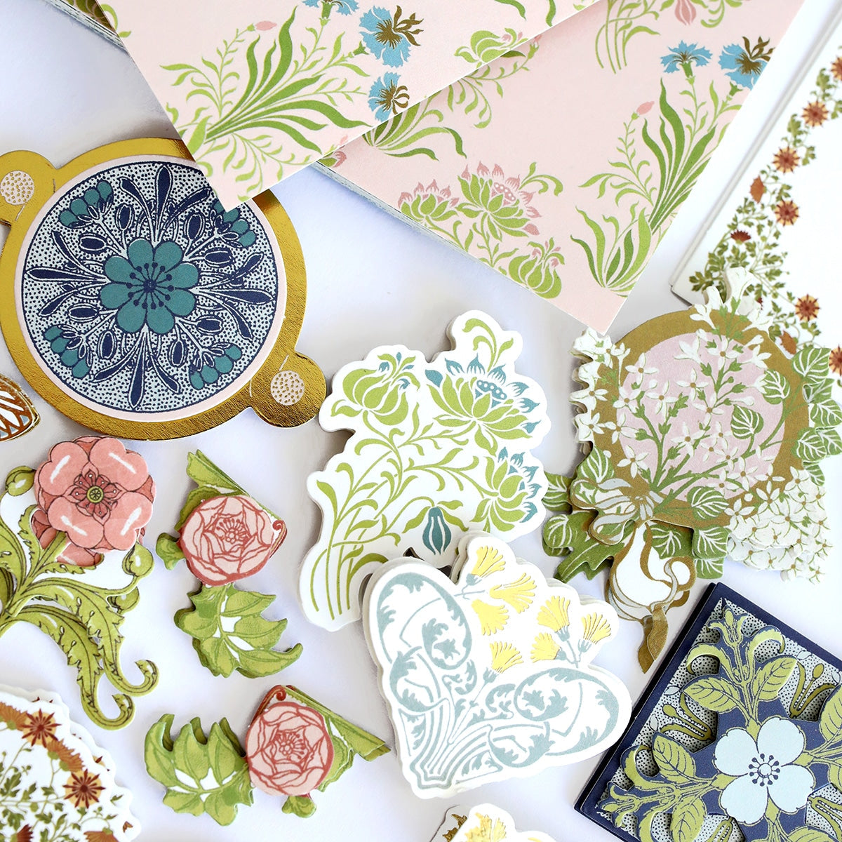 Salon Nouveau Papercrafting Kit