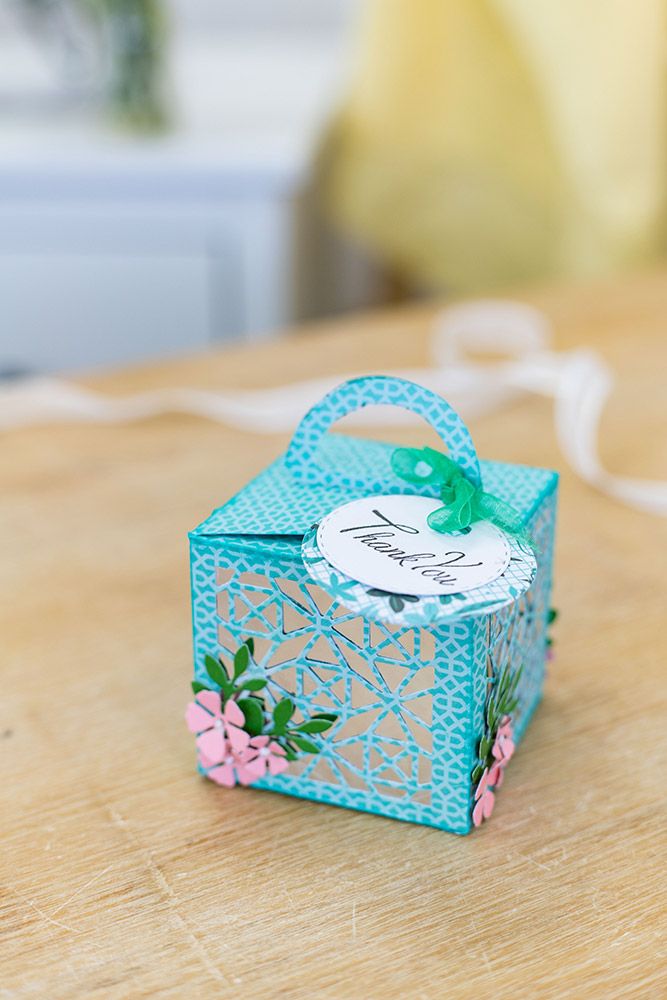 Gemini Dimensionals Die and Stencil - Handled Favour Box