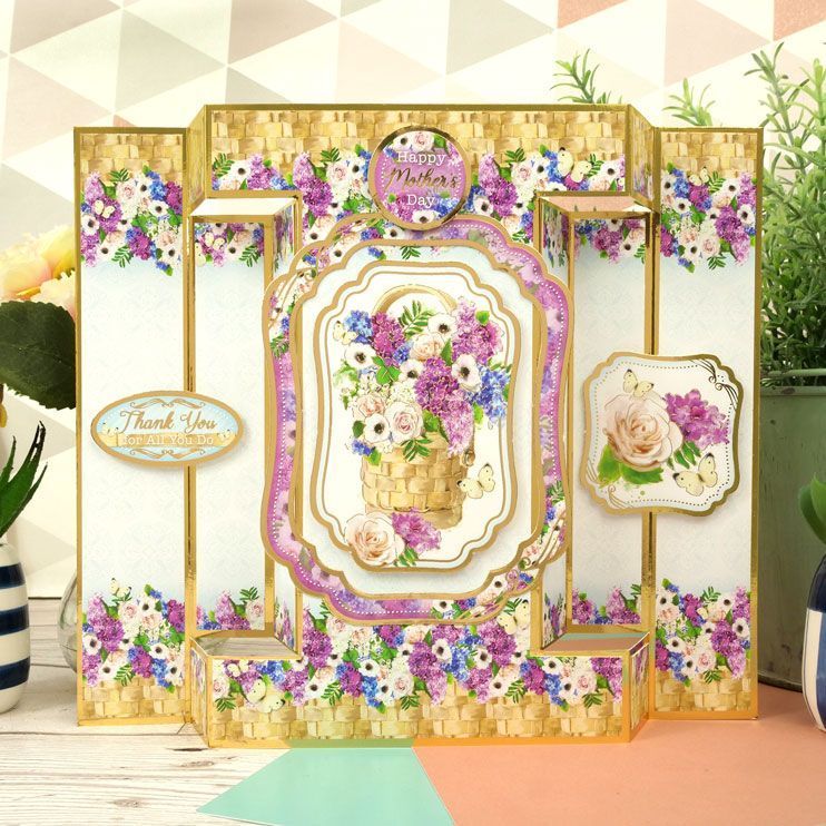 A Bouquet for Mum Luxury Topper Set