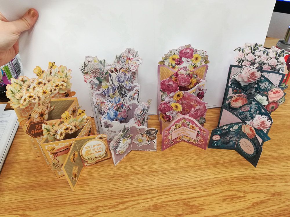 Crafters Companion Cascading Card Kit - Beautiful Blooms
