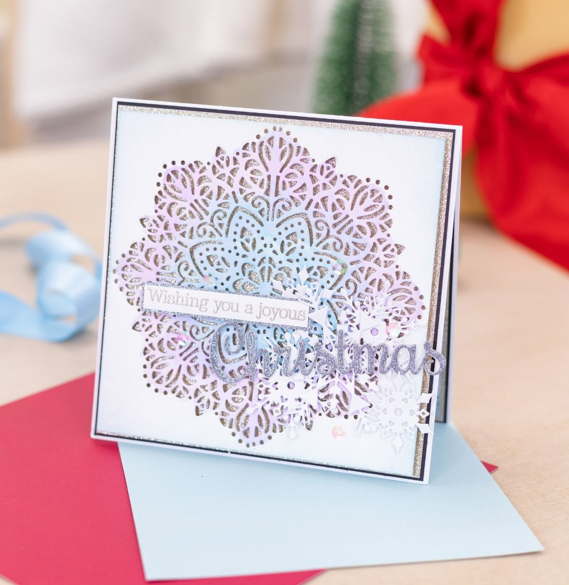 Sara Signature - Frosty and Bright - Snowflake Edgeable Die Set