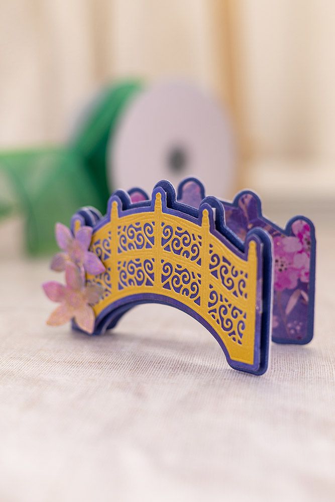 Sara Signature Dancing Dragonfly Die - Ornate Bridge