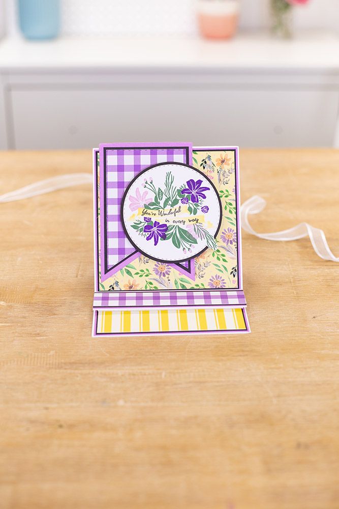 Crafters Companion - Photopolymer Stamp - 6x6 - Classy florals